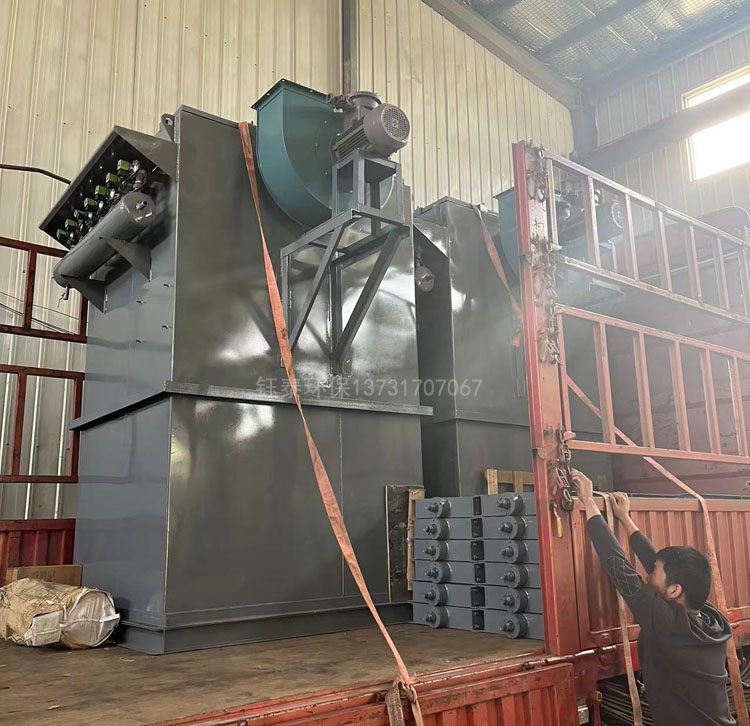 江蘇徐州鋼廠定購的24臺密封型插板閥發(fā)貨 江蘇徐州鋼廠定購的24臺密封型插板閥發(fā)貨